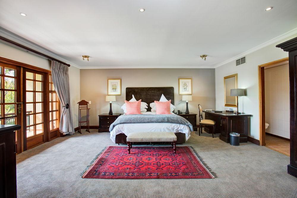 Irene Country Lodge, Autograph Collection Centurion Exterior photo A bedroom at the Oyster Box