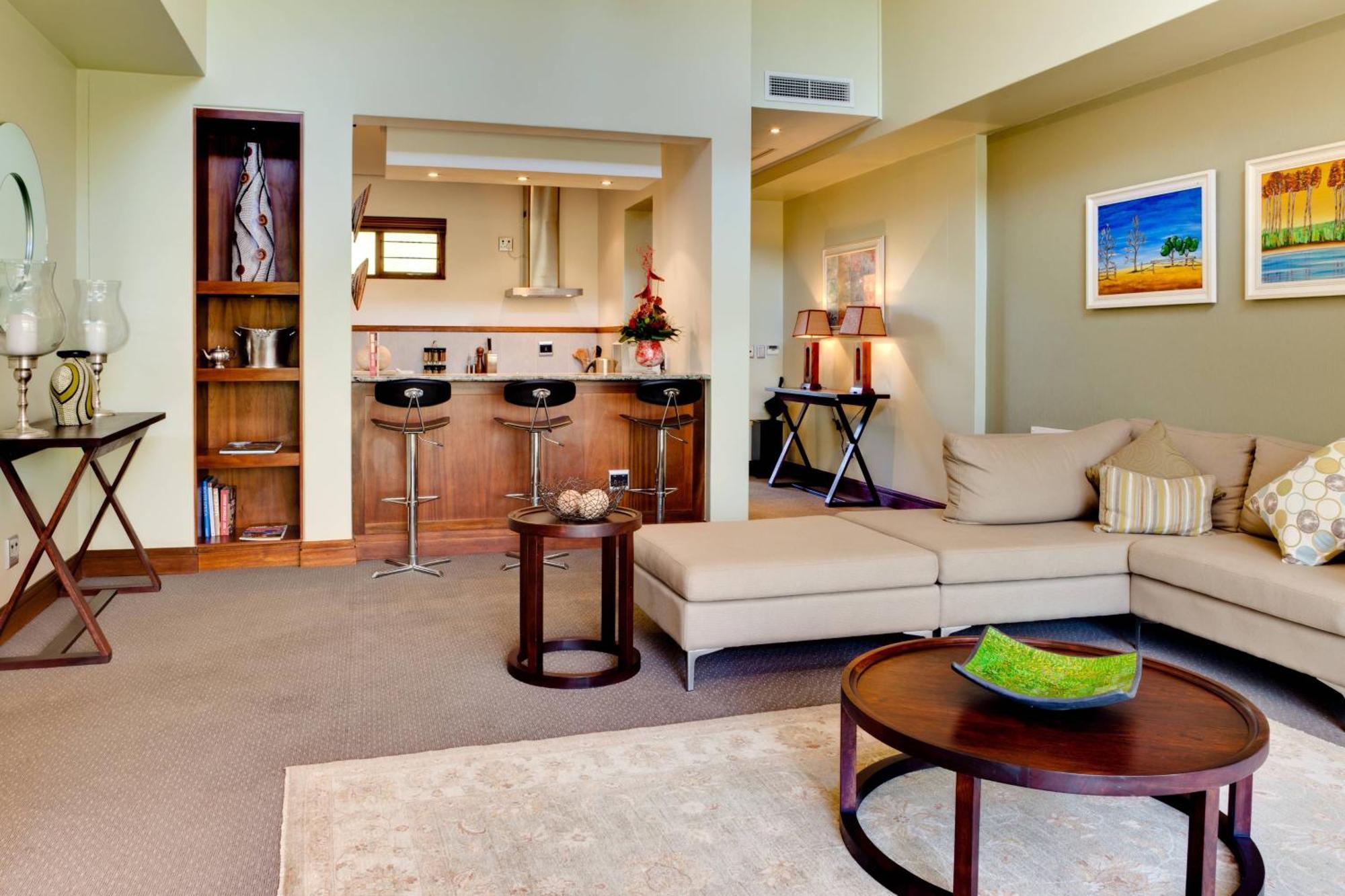 Irene Country Lodge, Autograph Collection Centurion Exterior photo A living room in a condominium