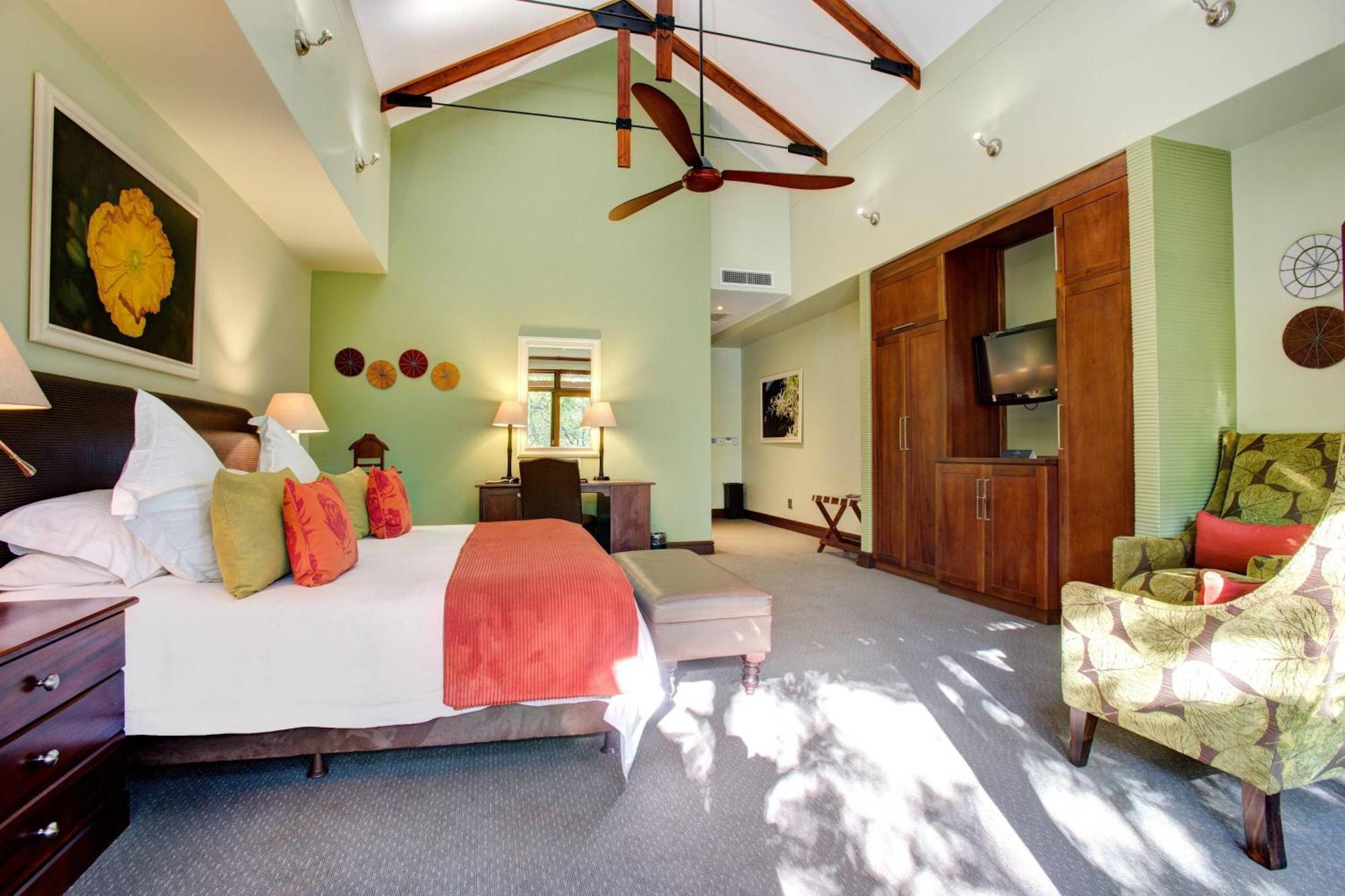 Irene Country Lodge, Autograph Collection Centurion Exterior photo A bedroom at the Boulders Resort