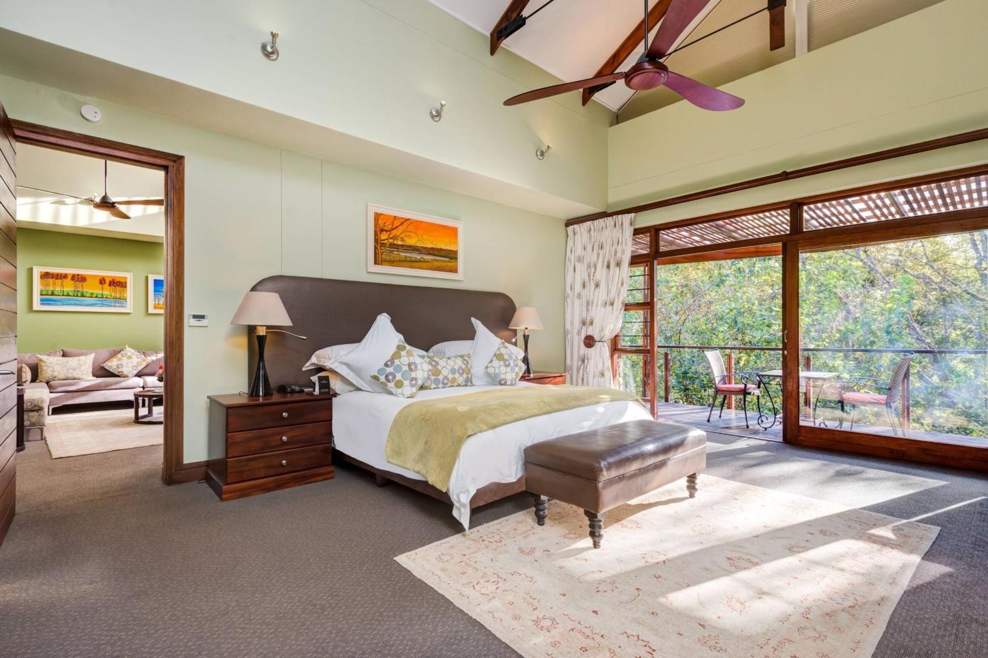 Irene Country Lodge, Autograph Collection Centurion Exterior photo A bedroom at the lodge