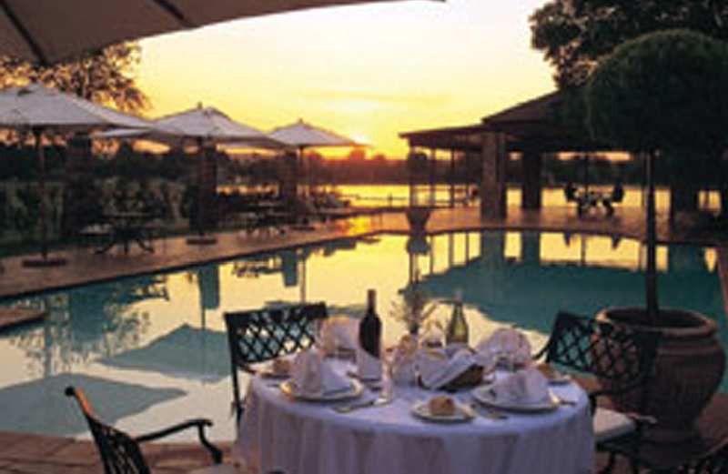 Irene Country Lodge, Autograph Collection Centurion Exterior photo Sunset at the pool